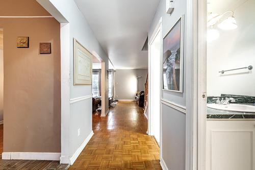 Corridor - 4838 Rue Lake, Dollard-Des-Ormeaux, QC 