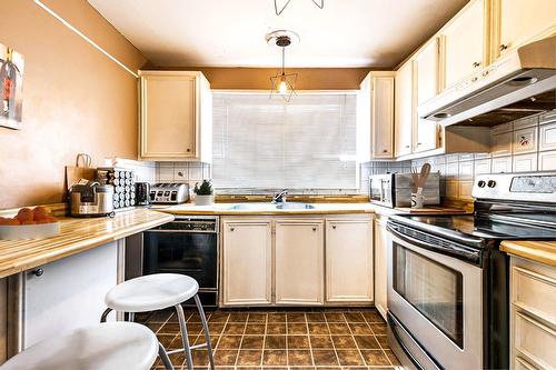 Cuisine - 4838 Rue Lake, Dollard-Des-Ormeaux, QC 