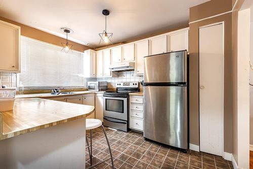 Cuisine - 4838 Rue Lake, Dollard-Des-Ormeaux, QC 