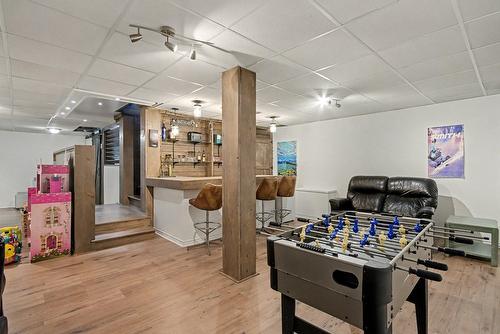 Salle familiale - 198 Rue Courville, Saint-Jean-Sur-Richelieu, QC - Indoor Photo Showing Other Room