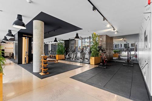 Salle d'exercice - 609-75 Rue De Castelnau O., Montréal (Villeray/Saint-Michel/Parc-Extension), QC - Indoor Photo Showing Gym Room