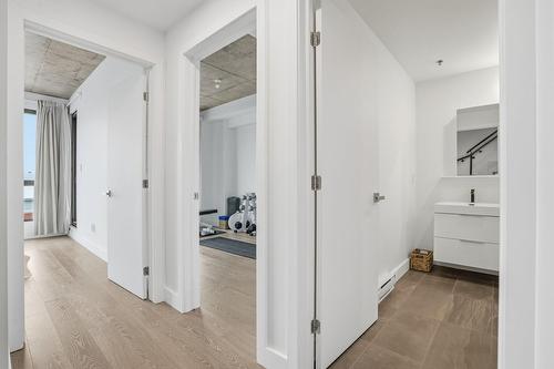 Corridor - 609-75 Rue De Castelnau O., Montréal (Villeray/Saint-Michel/Parc-Extension), QC - Indoor Photo Showing Other Room