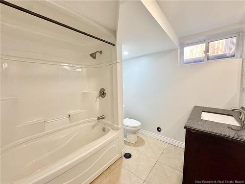 68 Coronation Dr, Moncton, NB 