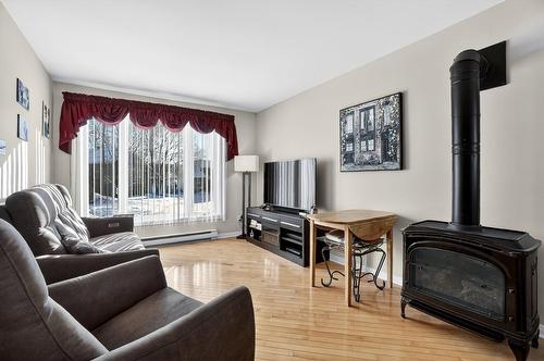 Salon - 618 Carré Lemer-St-Germain, Saint-Jérôme, QC - Indoor Photo Showing Living Room