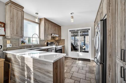 Cuisine - 618 Carré Lemer-St-Germain, Saint-Jérôme, QC - Indoor Photo Showing Kitchen With Double Sink With Upgraded Kitchen