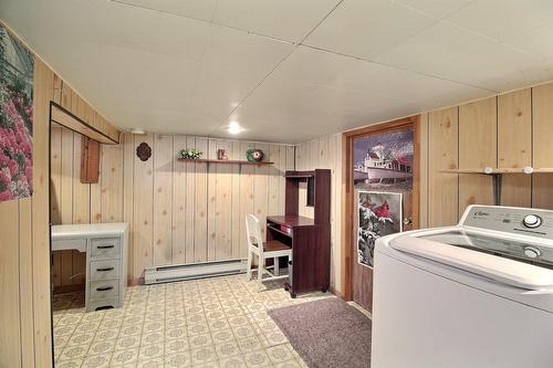 Salle de lavage - 821 8E Avenue, Senneterre - Ville, QC - Indoor Photo Showing Laundry Room