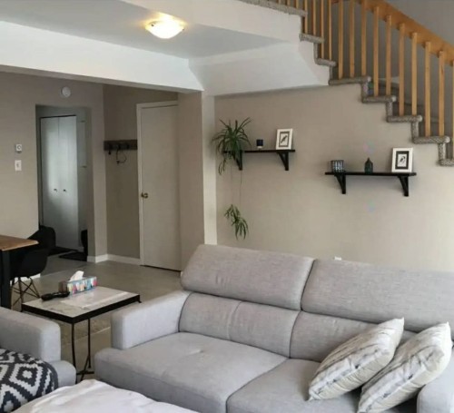 Salon - 423-1625 Rue Du Bourg-Du-Lac, Sainte-Adèle, QC - Indoor Photo Showing Living Room