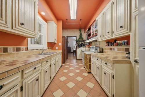 Cuisine - 491 Rue Dufferin, Stanstead - Ville, QC - Indoor Photo Showing Kitchen With Double Sink
