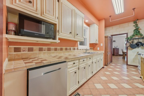 Cuisine - 491 Rue Dufferin, Stanstead - Ville, QC - Indoor Photo Showing Kitchen With Double Sink