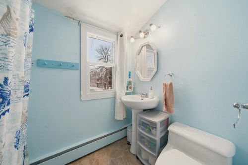 Salle de bains - 491 Rue Dufferin, Stanstead - Ville, QC - Indoor Photo Showing Bathroom