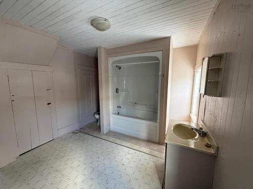 75 Cove Road, Conquerall Bank, NS 