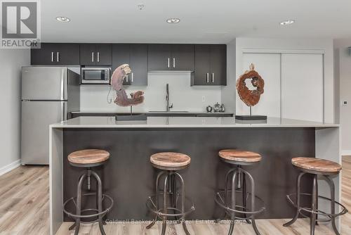 204 - 25 Kay Crescent, Guelph (Pineridge/Westminster Woods), ON - Indoor Photo Showing Kitchen With Upgraded Kitchen