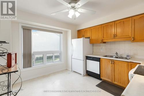 63 - 1990 Wavell Street, London East (East I), ON - Indoor Photo Showing Kitchen With Double Sink