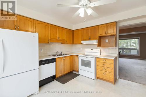 63 - 1990 Wavell Street, London East (East I), ON - Indoor Photo Showing Kitchen With Double Sink