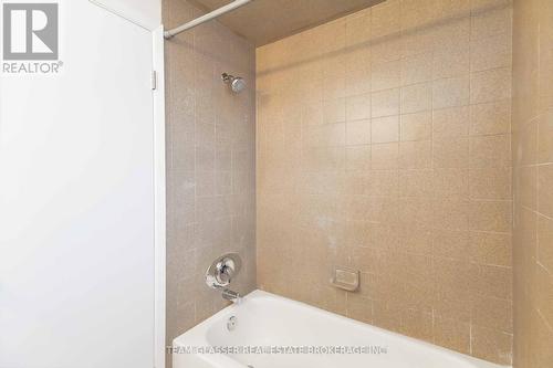 63 - 1990 Wavell Street, London East (East I), ON - Indoor Photo Showing Bathroom