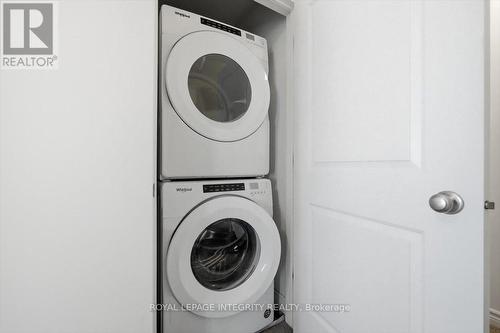 359 Axis Way, Ottawa, ON - Indoor Photo Showing Laundry Room