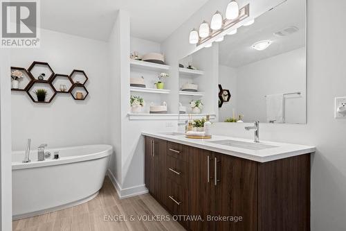 2038 Allegrini Terrace, Ottawa, ON - Indoor Photo Showing Bathroom