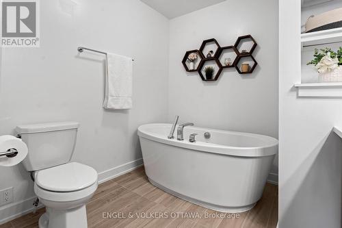 2038 Allegrini Terrace, Ottawa, ON - Indoor Photo Showing Bathroom