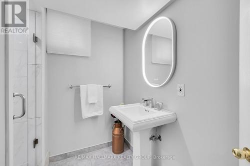 163 Ruskin Street, Ottawa, ON - Indoor Photo Showing Bathroom