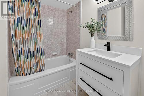 1003 - 365 Geneva Street, St. Catharines (Fairview), ON - Indoor Photo Showing Bathroom