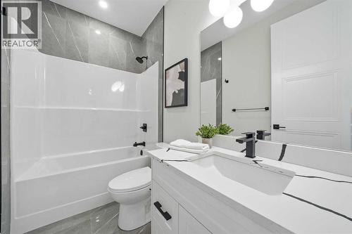 425 Watercrest Place, Chestermere, AB - Indoor Photo Showing Bathroom