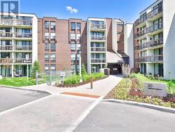 501 - 30 FASHION ROSEWAY  Toronto, ON M2N 6B4