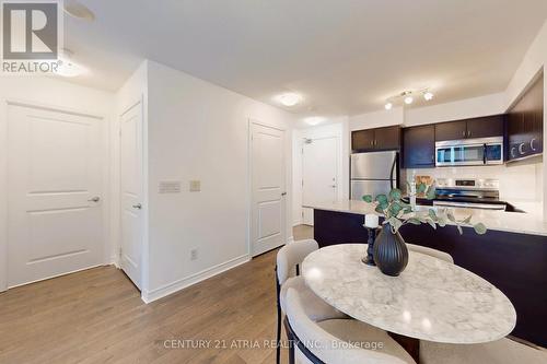 405 - 27 Rean Drive, Toronto, ON - Indoor Photo Showing Kitchen