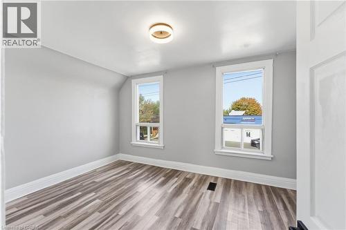 166 Beach Road, Hamilton, ON - Indoor Photo Showing Other Room