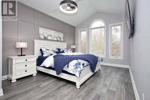 1010 Glenbourne Drive, Oshawa, ON - Indoor Photo Showing Bedroom