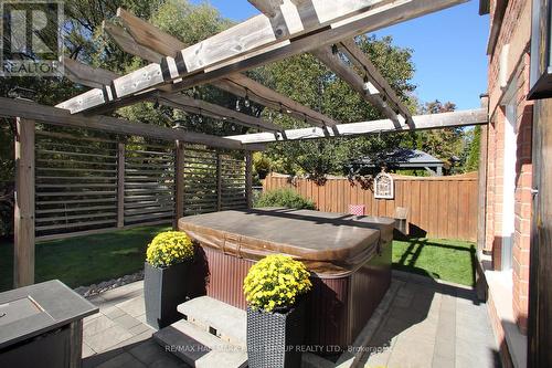 1010 Glenbourne Drive, Oshawa, ON - Outdoor