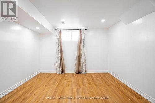 6950 Yonge Street, Innisfil, ON - Indoor Photo Showing Other Room
