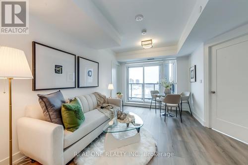 921N - 9 Clegg Road, Markham, ON - Indoor Photo Showing Living Room