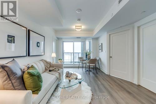 921N - 9 Clegg Road, Markham, ON - Indoor Photo Showing Living Room
