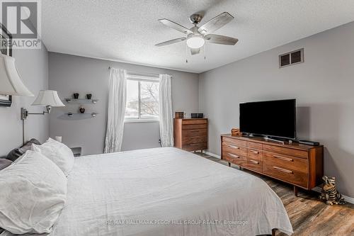 53 Butternut Drive, Barrie, ON - Indoor Photo Showing Bedroom