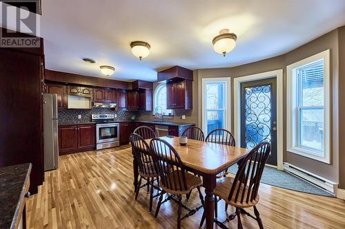 8 Roddickton Place, St. John'S, NL - Indoor Photo Showing Dining Room