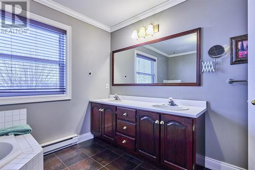 8 Roddickton Place, St. John'S, NL - Indoor Photo Showing Bathroom