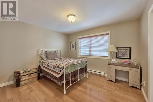 8 Roddickton Place, St. John'S, NL - Indoor Photo Showing Bedroom