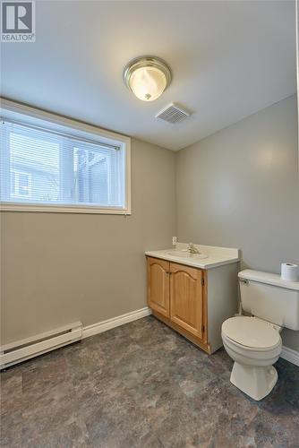 8 Roddickton Place, St. John'S, NL - Indoor Photo Showing Bathroom