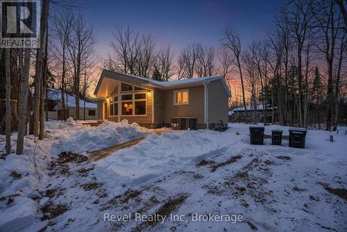 8 Manitou Crescent, Tiny, ON - Outdoor