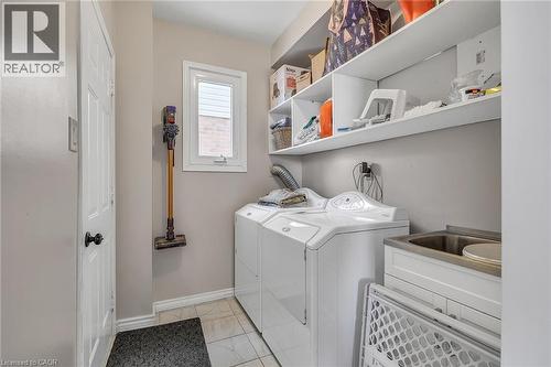 3390 Columbine Crescent, Mississauga, ON - Indoor Photo Showing Laundry Room