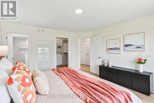 165 Jack'S Way, Wellington North (Mount Forest), ON - Indoor Photo Showing Bedroom
