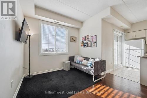 321 - 1440 Gordon Street, Guelph (Pineridge/Westminster Woods), ON - Indoor Photo Showing Other Room