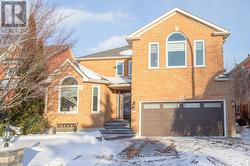 9 SATO STREET  Whitby (Williamsburg), ON L1R 2E6