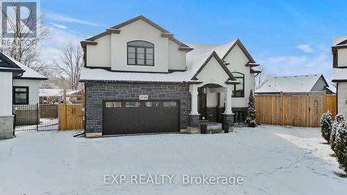 2756 Arrowsmith Court, Fort Erie (Black Creek), ON - Outdoor