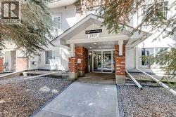 210, 1415 17 Street SE  Calgary, AB T2G 3V3