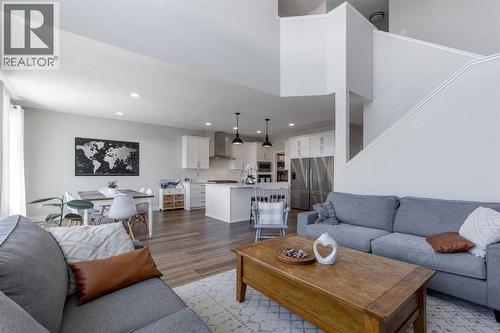 4889 7Th Street W, Claresholm, AB - Indoor Photo Showing Living Room