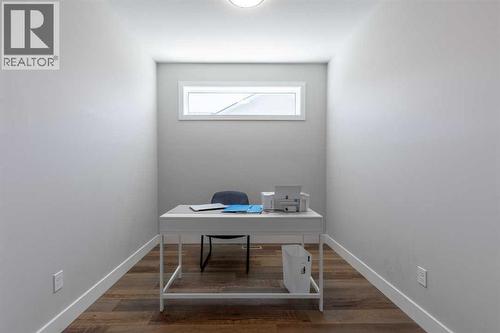 4889 7Th Street W, Claresholm, AB - Indoor