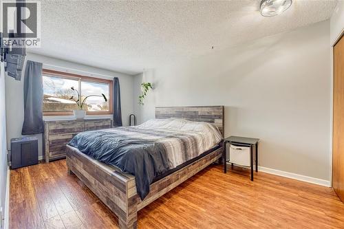 216 Blackthorn Crescent, St Clair, ON - Indoor Photo Showing Bedroom