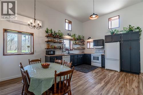 1357 Smithfalls Road, Dawn-Euphemia, ON - Indoor Photo Showing Dining Room