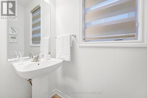 89 Barkerville Drive, Whitby, ON - Indoor Photo Showing Bathroom